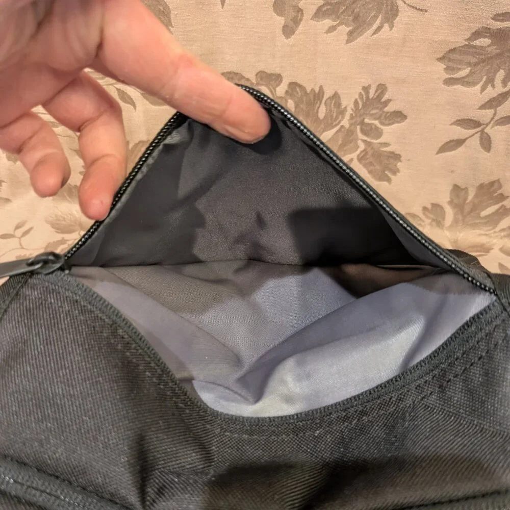 Eddie Bauer Crossbody Connect Tech Travel Day Bag, Gently Used! EUC
